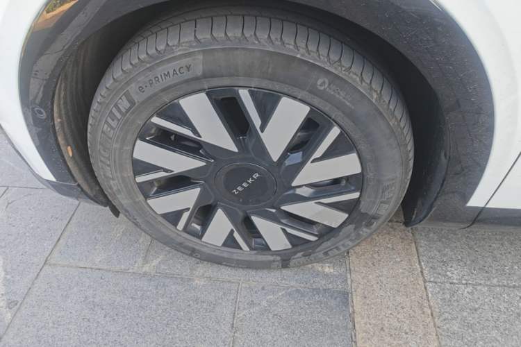 Used Zeekr MIX 2025 Long-Range Intelligent Driving Edition Exterior 4
