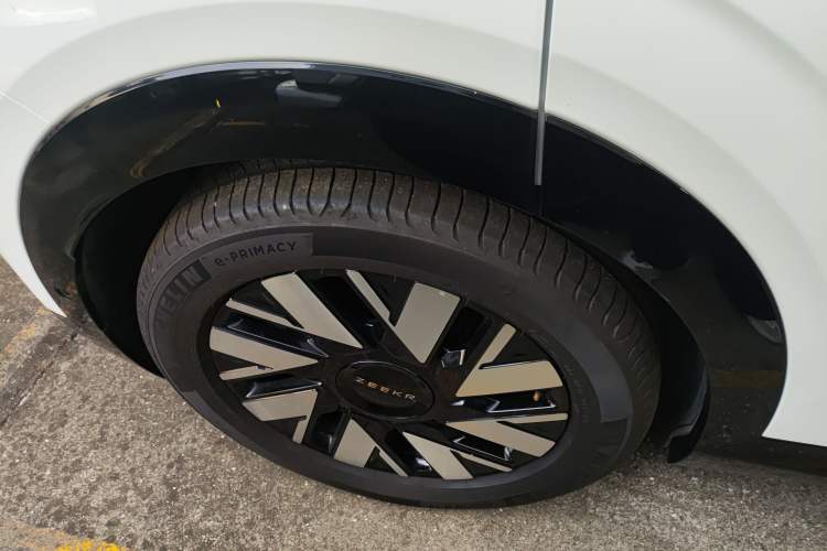 Used Zeekr MIX 2025 Long-Range Intelligent Driving Edition Exterior 8