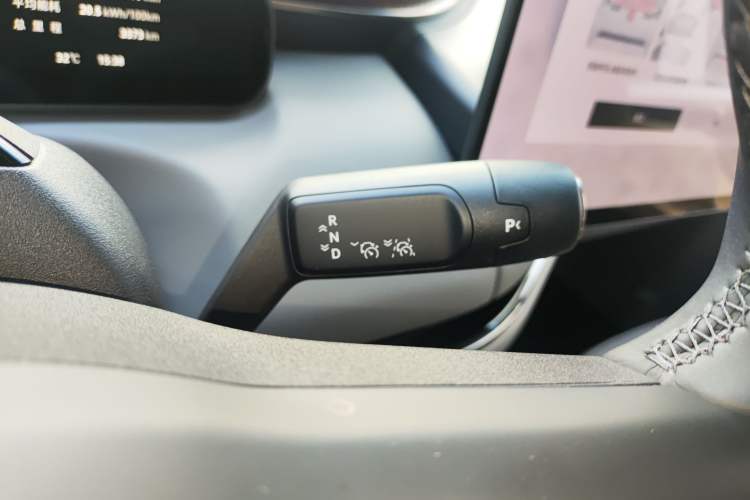 Used Zeekr MIX 2025 Long-Range Intelligent Driving Edition Gear Lever