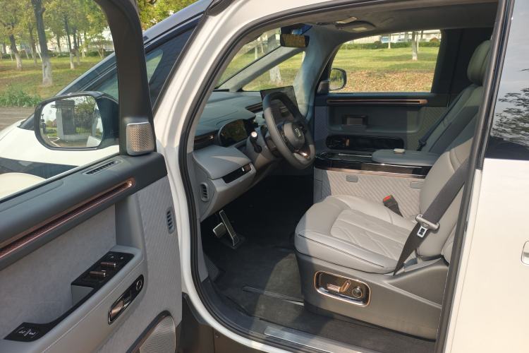 Used Zeekr MIX 2025 Intelligent Driving Version Interior 1