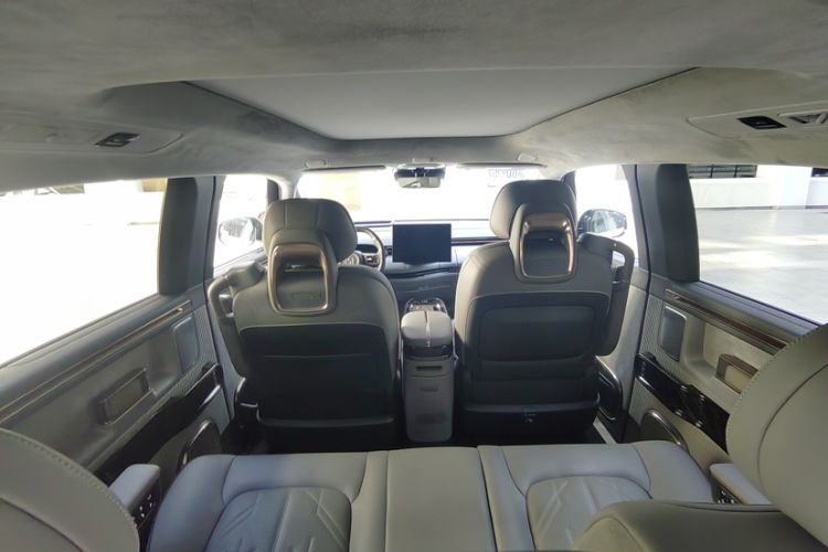 Used Zeekr MIX 2025 Long-Range Intelligent Driving Edition Interior 2