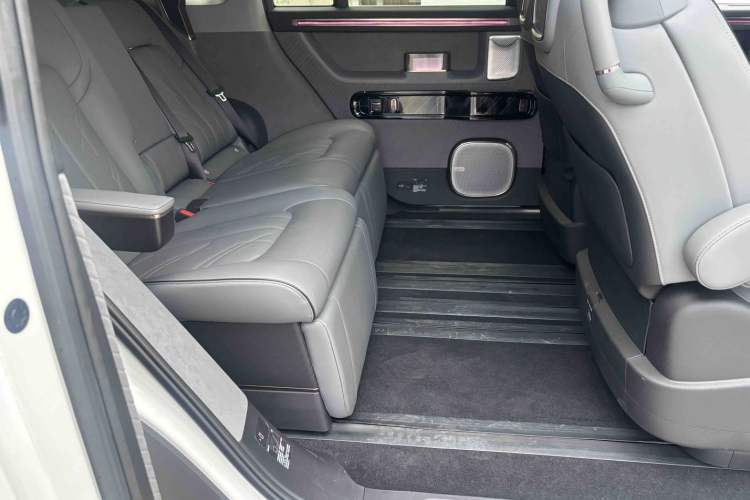 Used Zeekr MIX 2025 Intelligent Driving Version Interior 4