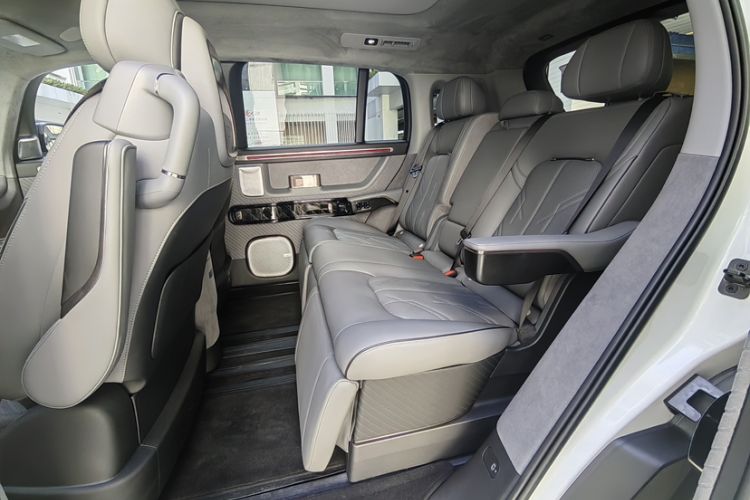 Used Zeekr MIX 2025 Long-Range Intelligent Driving Edition Interior 4