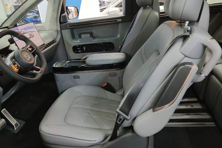Used Zeekr MIX 2025 Intelligent Driving Version Left Front Seat