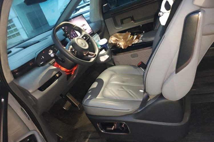 Used Zeekr MIX 2025 Long-Range Intelligent Driving Edition Left Front Seat