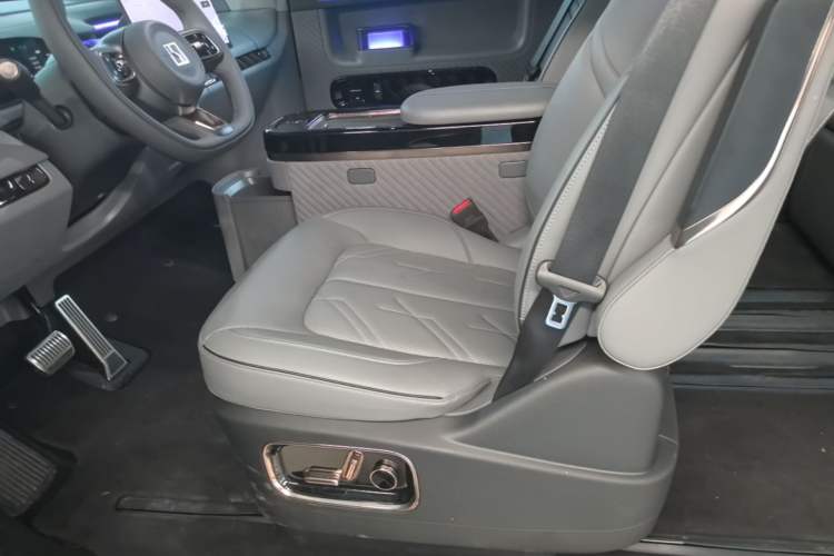 Used Zeekr MIX 2025 Intelligent Driving Version Left Front Seat