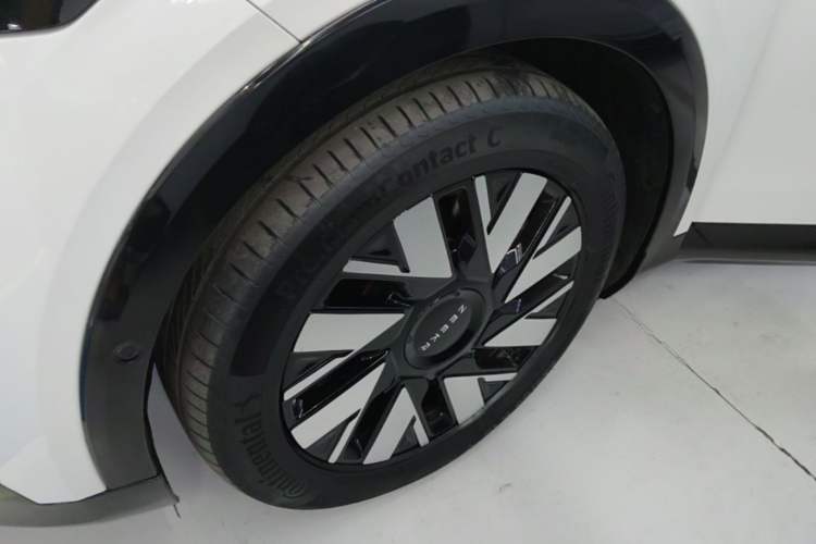 Used Zeekr MIX 2025 Intelligent Driving Version Left Front Wheel Hub