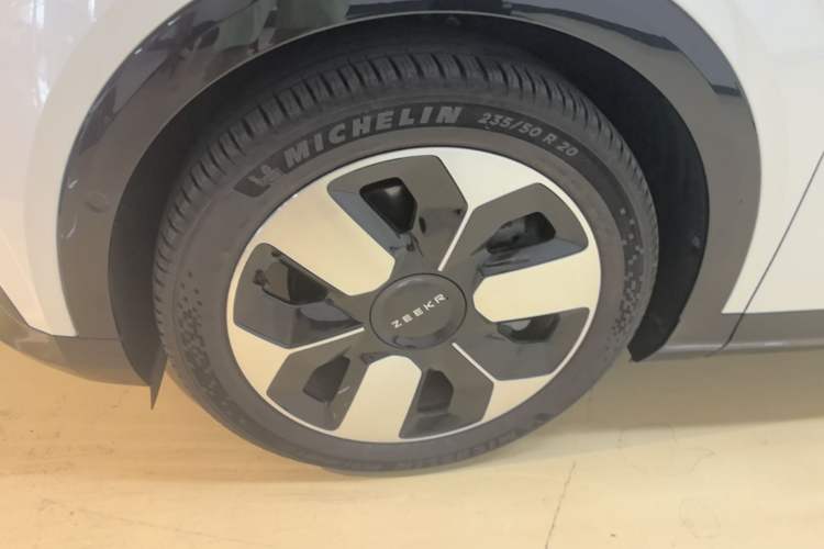 Used Zeekr MIX 2025 Intelligent Driving Version Left Front Wheel Hub