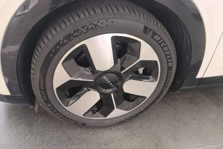 Used Zeekr MIX 2025 Intelligent Driving Version Left Front Wheel Hub