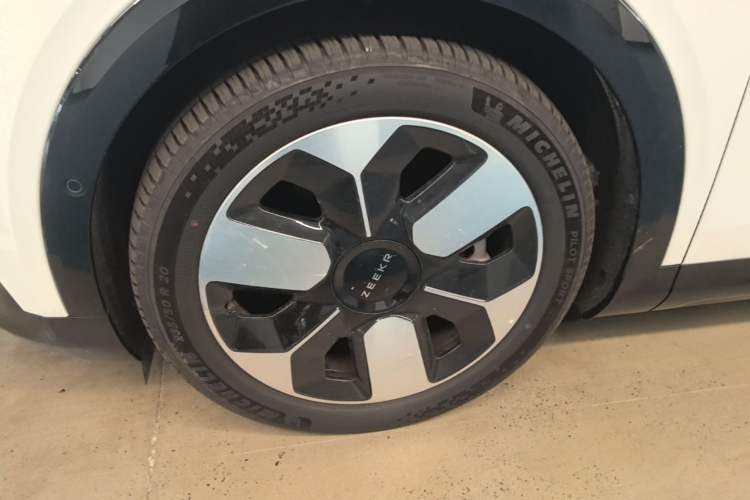 Used Zeekr MIX 2025 Intelligent Driving Version Left Front Wheel Hub