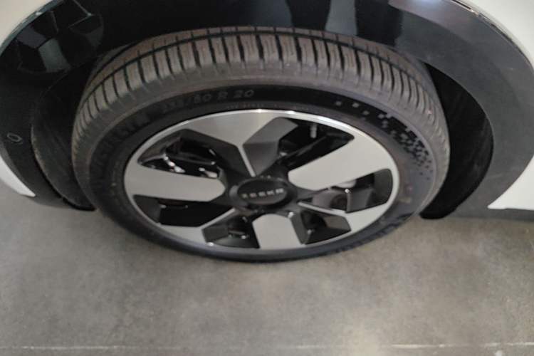 Used Zeekr MIX 2025 Intelligent Driving Version Left Front Wheel Hub