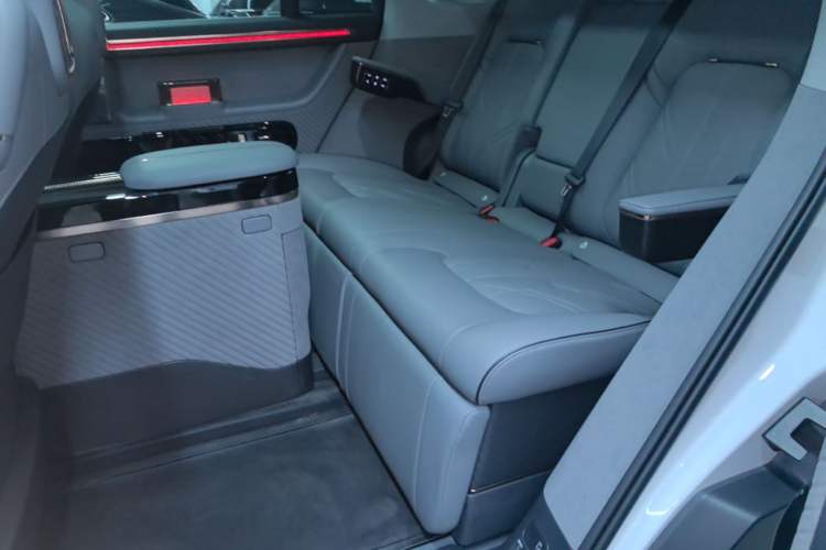 Used Zeekr MIX 2025 Intelligent Driving Version Left Rear Seat