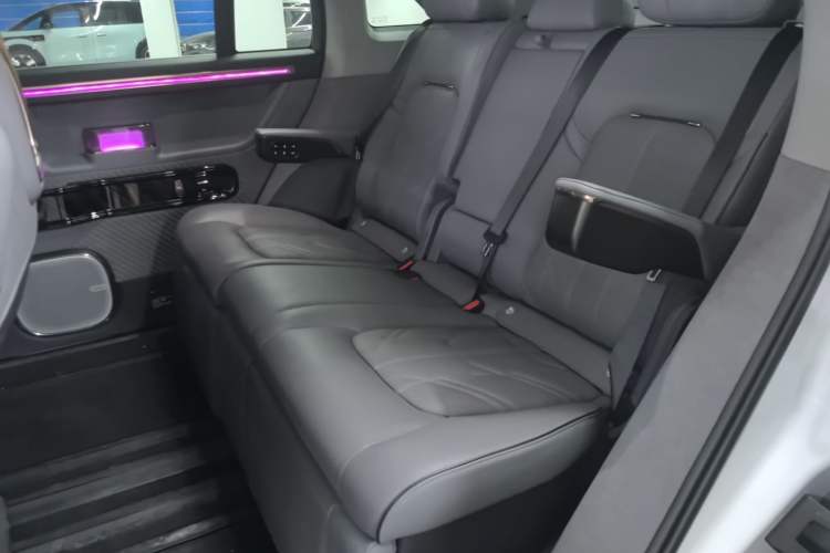 Used Zeekr MIX 2025 Intelligent Driving Version Left Rear Seat