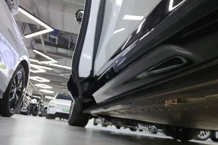 Used Zeekr MIX 2025 Intelligent Driving Version Left Side Sill