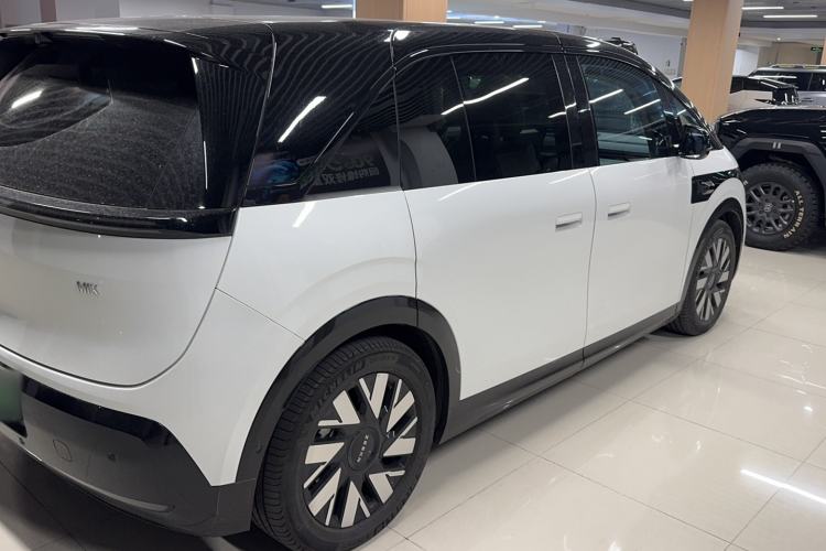 Used Zeekr MIX 2025 Long-Range Intelligent Driving Edition Rear Right 45 Deg
