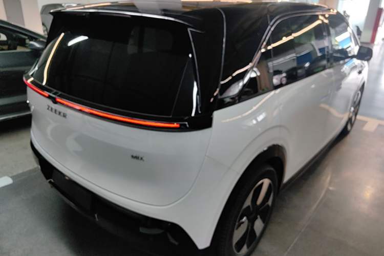 Used Zeekr MIX 2025 Intelligent Driving Version Rear Right 45 Deg