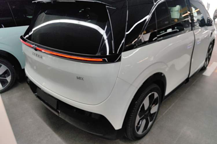 Used Zeekr MIX 2025 Intelligent Driving Version Rear Right 45 Deg