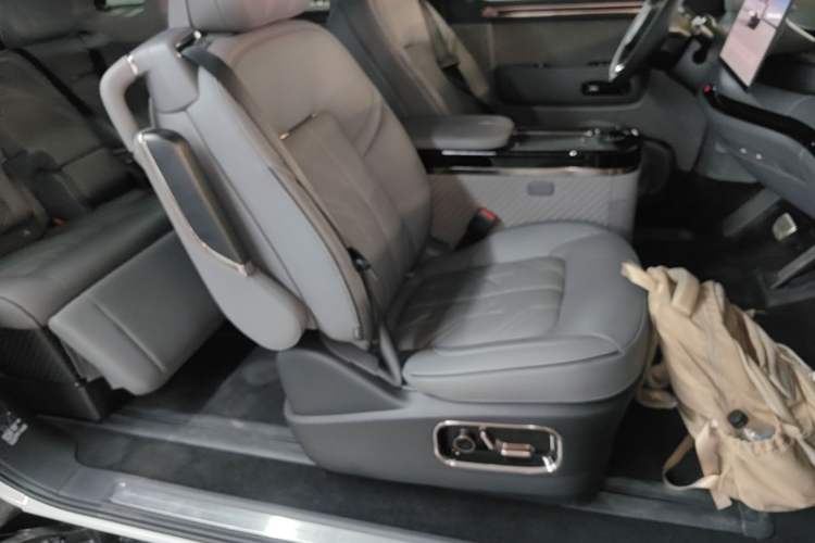 Used Zeekr MIX 2025 Intelligent Driving Version Right Front Seat