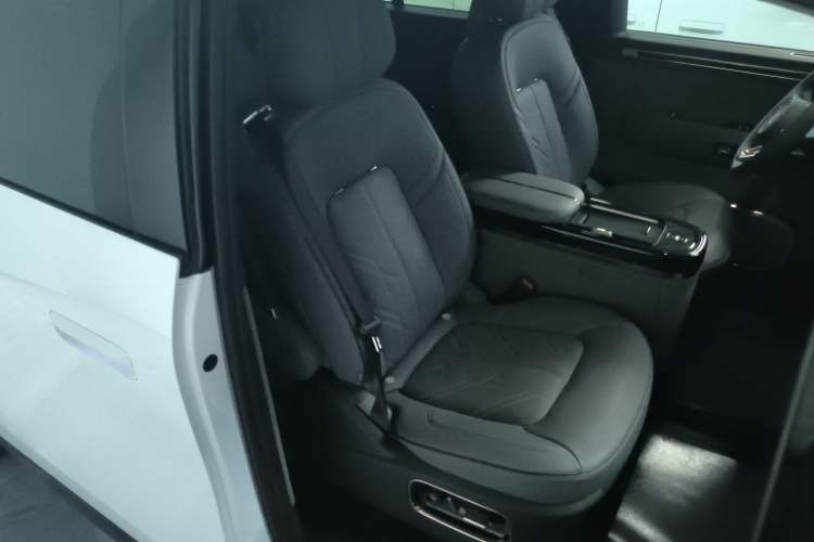 Used Zeekr MIX 2025 Long-Range Intelligent Driving Edition Right Front Seat