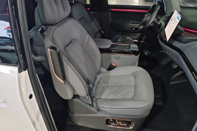 Used Zeekr MIX 2025 Intelligent Driving Version Right Front Seat