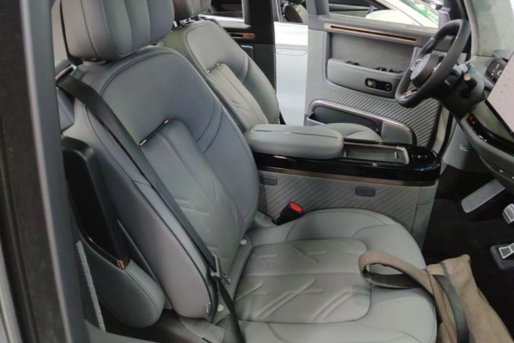 Used Zeekr MIX 2025 Intelligent Driving Version Right Front Seat