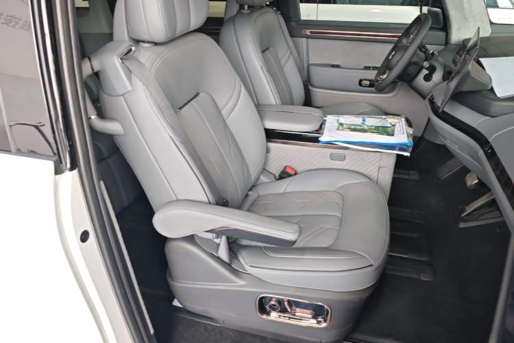 Used Zeekr MIX 2025 Intelligent Driving Version Right Front Seat