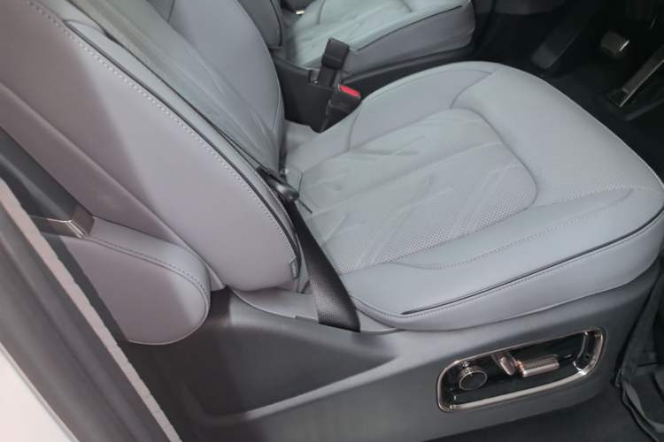 Used Zeekr MIX 2025 Intelligent Driving Version Right Front Seat