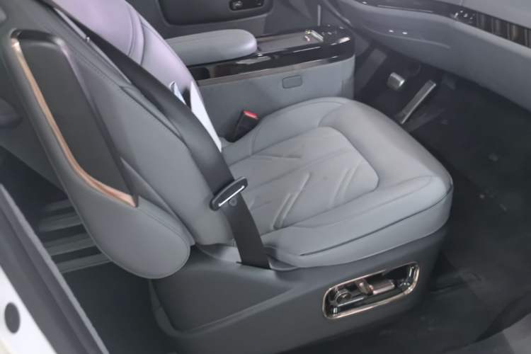 Used Zeekr MIX 2025 Intelligent Driving Version Right Front Seat