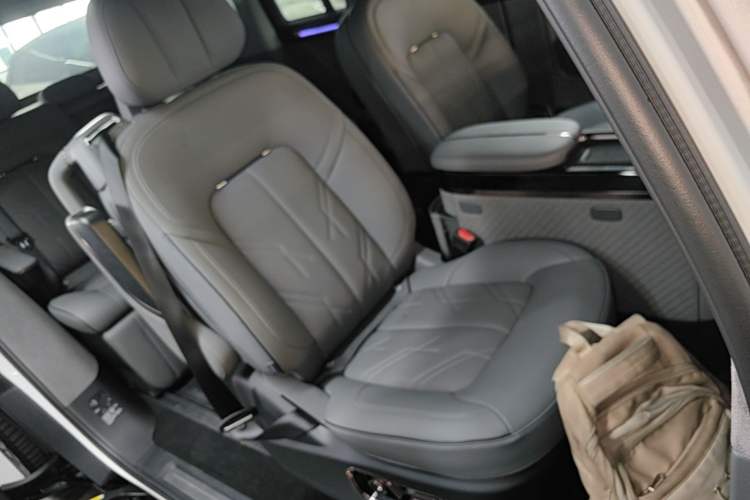 Used Zeekr MIX 2025 Intelligent Driving Version Right Front Seat