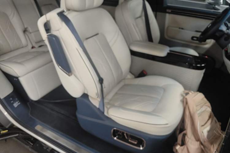 Used Zeekr MIX 2025 Long-Range Intelligent Driving Edition Right Front Seat