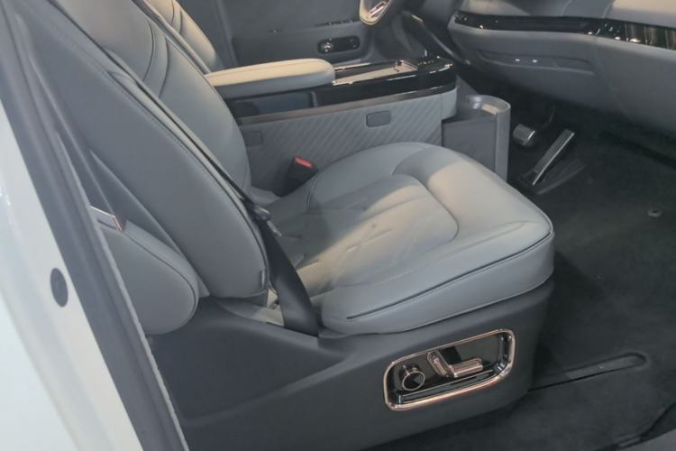 Used Zeekr MIX 2025 Intelligent Driving Version Right Front Seat