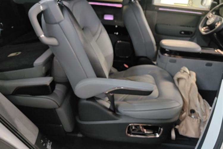 Used Zeekr MIX 2025 Intelligent Driving Version Right Front Seat