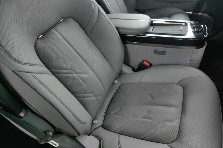 Used Zeekr MIX 2025 Intelligent Driving Version Right Front Seat