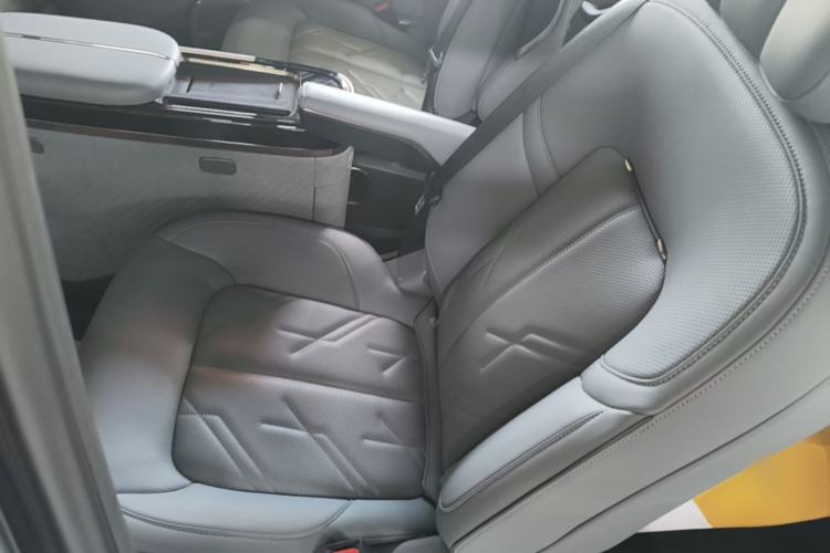 Used Zeekr MIX 2025 Intelligent Driving Version Right Front Seat