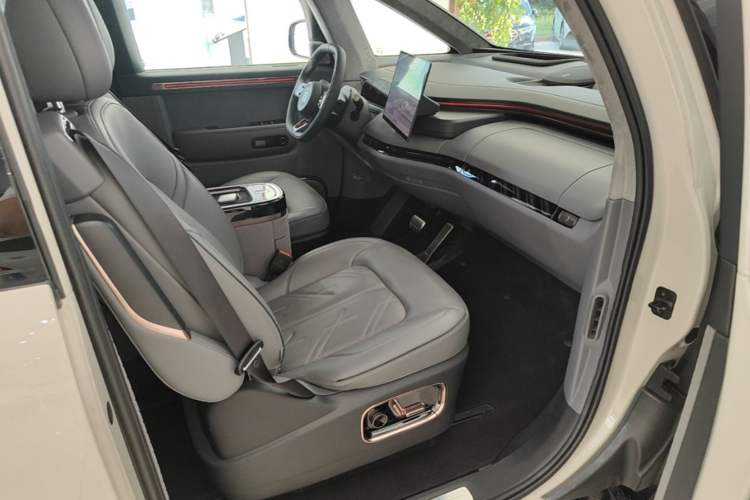 Used Zeekr MIX 2025 Intelligent Driving Version Right Front Seat