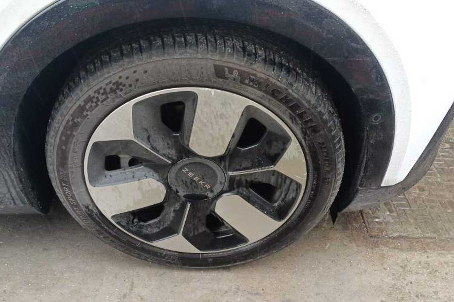 Used Zeekr MIX 2025 Long-Range Intelligent Driving Edition Right Front Wheel Hub