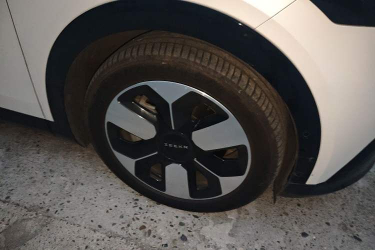 Used Zeekr MIX 2025 Long-Range Intelligent Driving Edition Right Front Wheel Hub