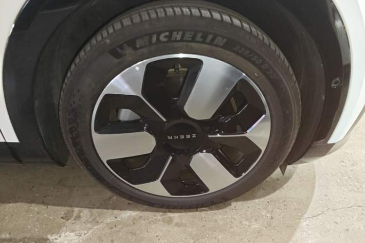 Used Zeekr MIX 2025 Intelligent Driving Version Right Front Wheel Hub