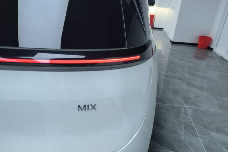 Used Zeekr MIX 2025 Long-Range Intelligent Driving Edition Right Rear Taillight