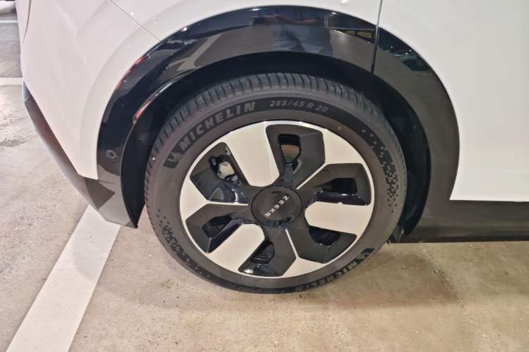Used Zeekr MIX 2025 Intelligent Driving Version Right Rear Wheel Hub
