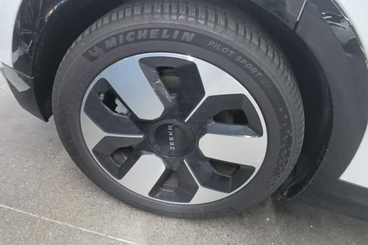 Used Zeekr MIX 2025 Intelligent Driving Version Right Rear Wheel Hub