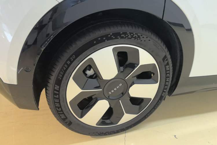 Used Zeekr MIX 2025 Intelligent Driving Version Right Rear Wheel Hub
