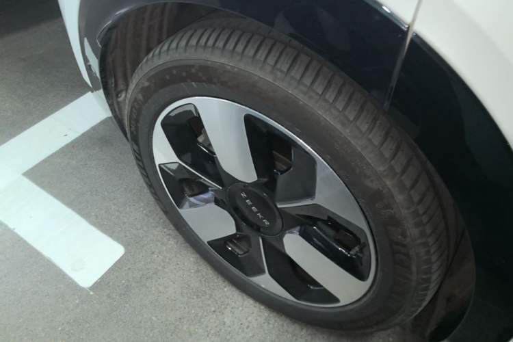 Used Zeekr MIX 2025 Intelligent Driving Version Right Rear Wheel Hub