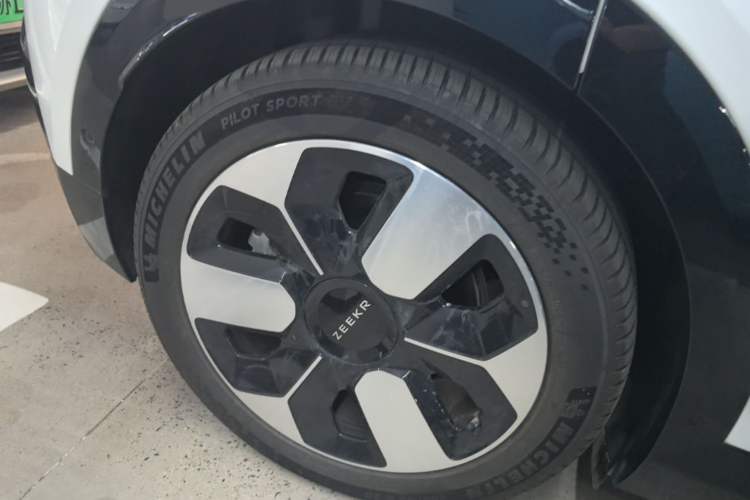 Used Zeekr MIX 2025 Intelligent Driving Version Right Rear Wheel Hub