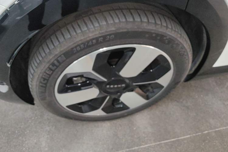 Used Zeekr MIX 2025 Intelligent Driving Version Right Rear Wheel Hub