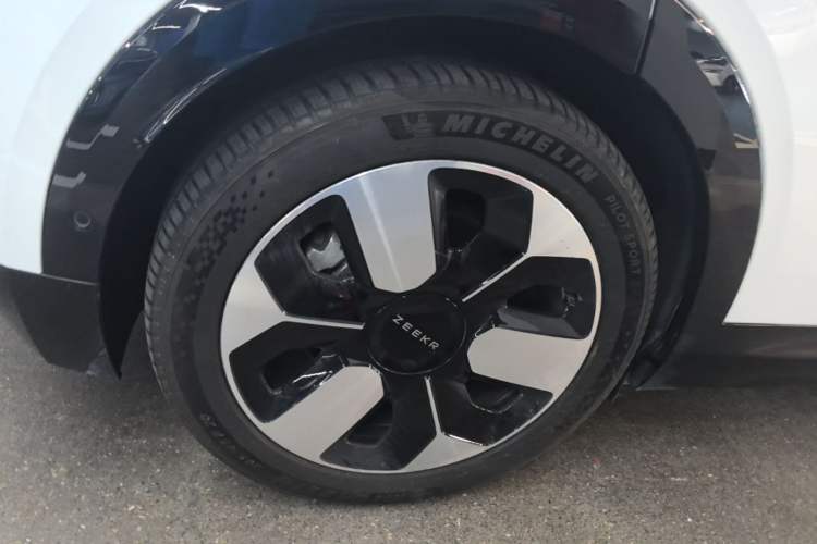 Used Zeekr MIX 2025 Intelligent Driving Version Right Rear Wheel Hub