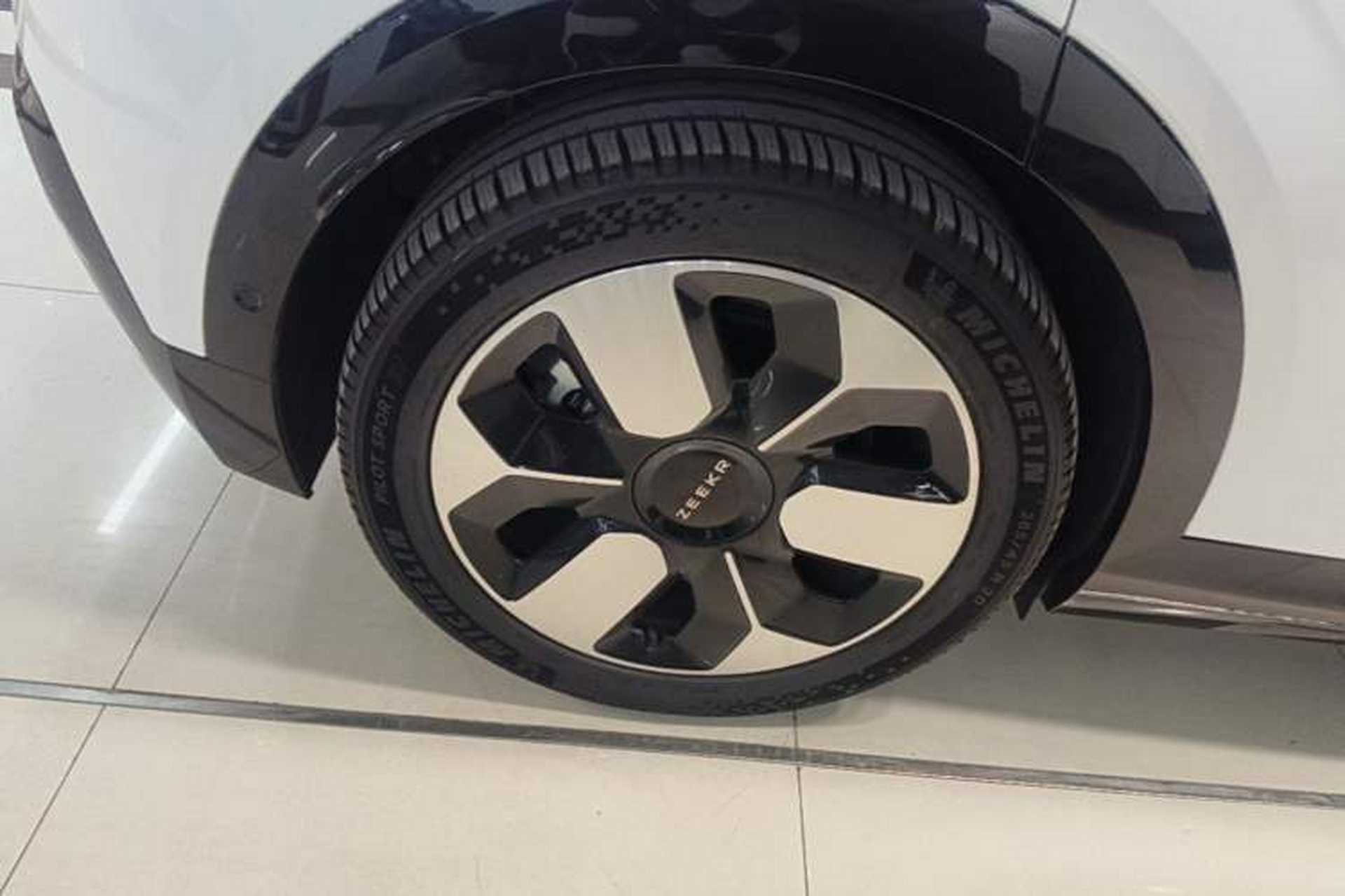 Used Zeekr MIX 2025 Intelligent Driving Version Right Rear Wheel Hub