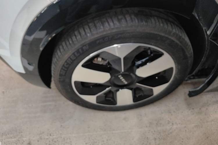 Used Zeekr MIX 2025 Intelligent Driving Version Right Rear Wheel Hub