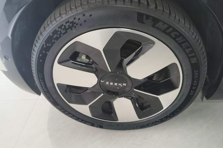 Used Zeekr MIX 2025 Intelligent Driving Version Right Rear Wheel Hub