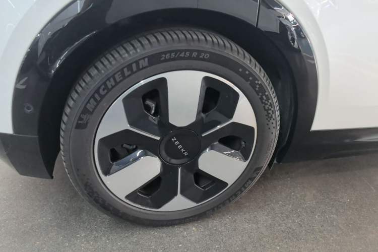 Used Zeekr MIX 2025 Intelligent Driving Version Right Rear Wheel Hub